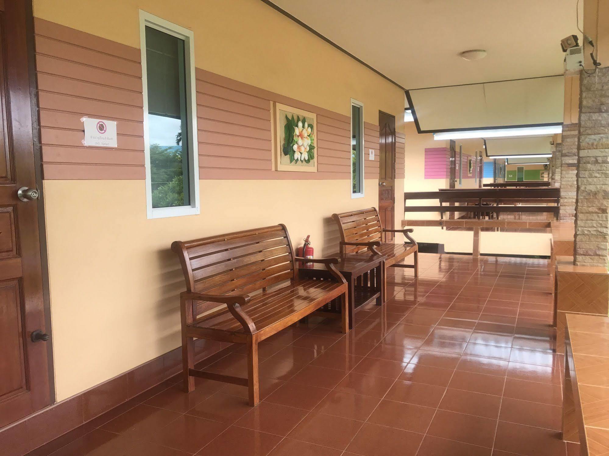 Sangtong Beach Resort Laem Sing Exterior foto