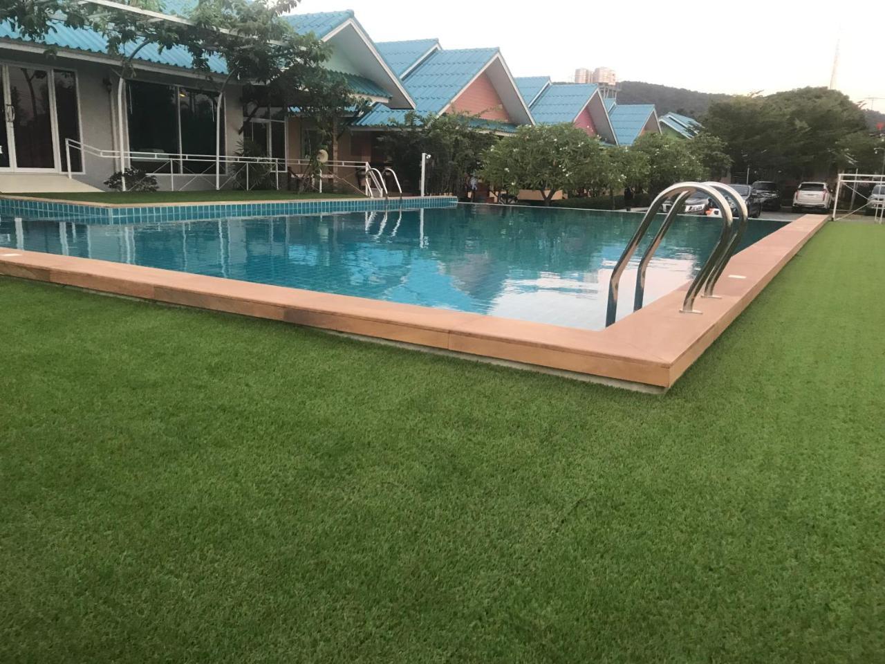 Sangtong Beach Resort Laem Sing Exterior foto